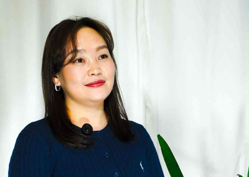 С.Азжаргал: Эхнэрүүд ярилцаж ойлголцохыг, нөхрүүд хүндлэлийг хүсдэг